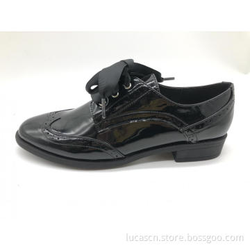 Women's Perforated Lace-up Brogue Wingtip Shoes